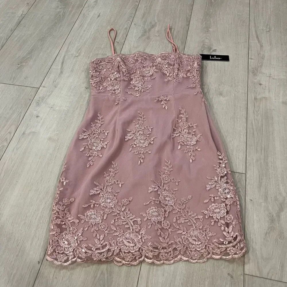 Lulus Cayleigh Mauve Purple Embroidered Bodycon Dress size M